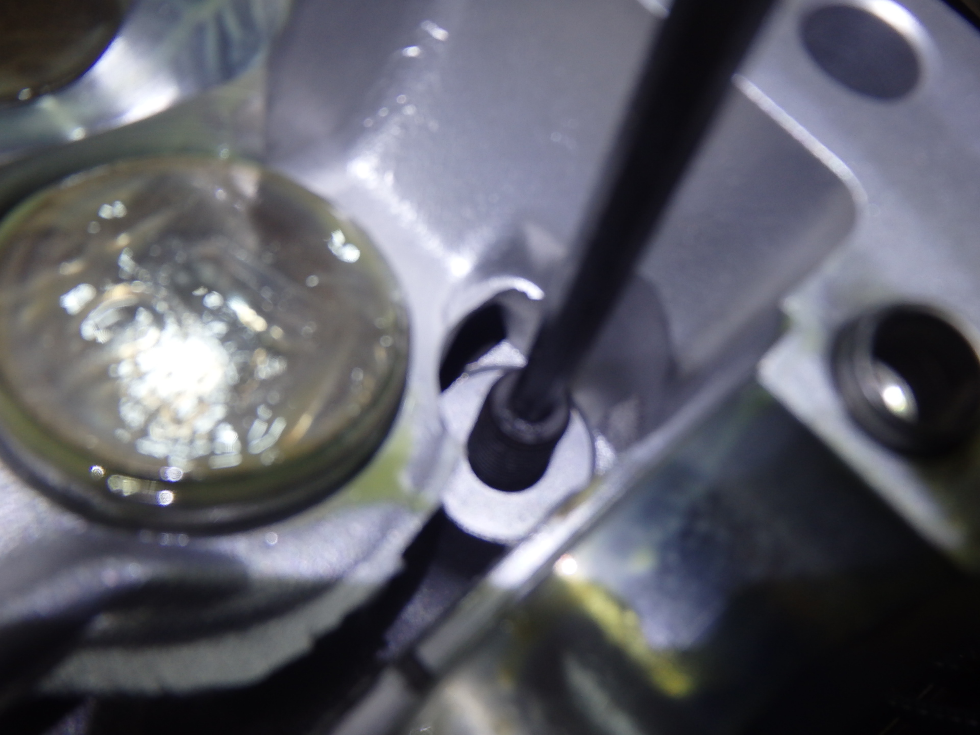 Installing head stud